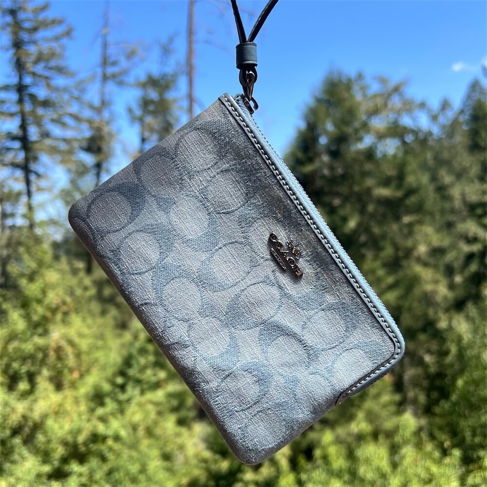 Coach Signature Jacquard Blue Chambray Wristlet Wallet Clutch Gold Hardware